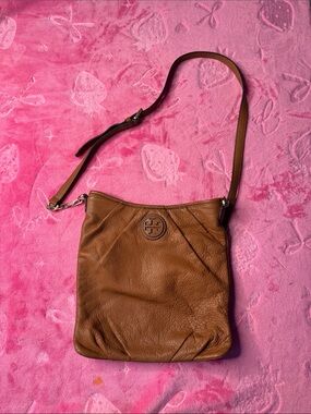 Tory Burch Light Brown Pebbled Leather Pleated Crossbody Bag EUC